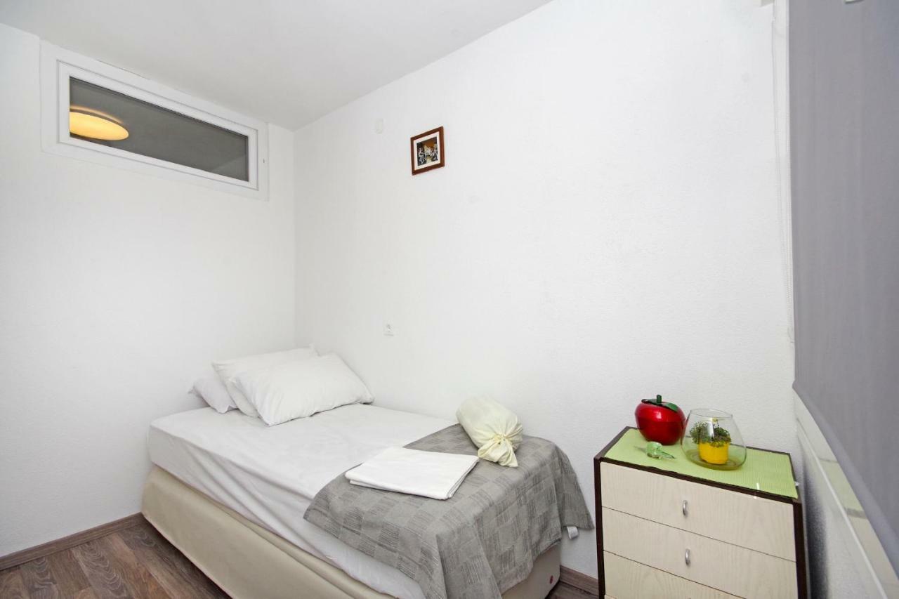 Apartment Nugal Makarska Exterior foto